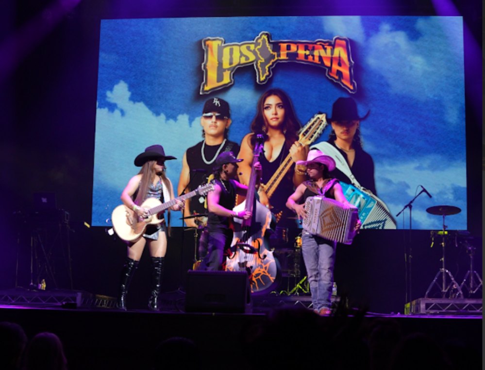 Los Peña, fiesta Universal Music