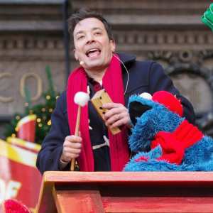 Big Bird and Jimmy Fallon in Macy's Thanksgiving Day Parade