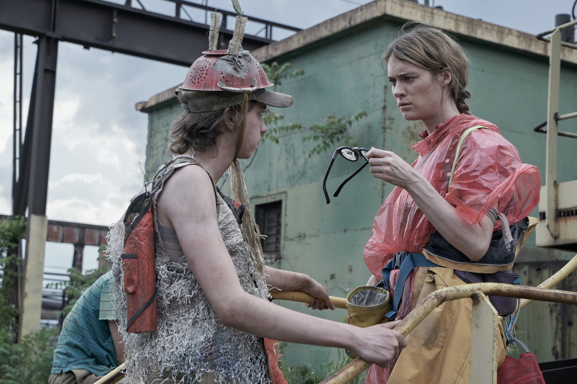 13 Must-Watch Sci-Fi TV Shows on HBO Max Right Now (November 2025)