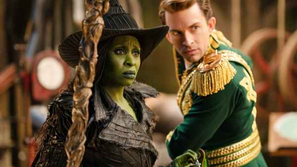 Cynthia Erivo and Jonathan Bailey in Wicked: For Good
