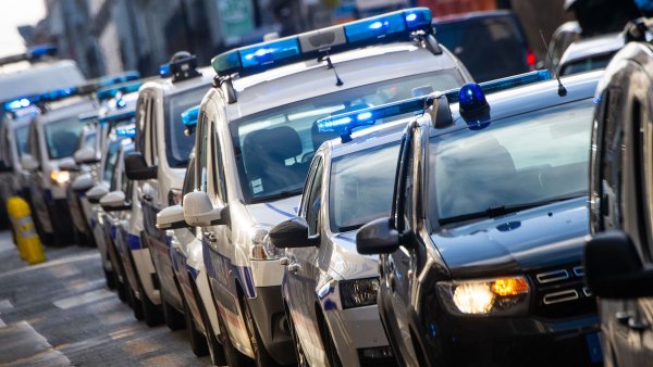11-Year-Old Girl Escapes Potential Kidnapping by Kicking Suspect in Groin and Fleeing