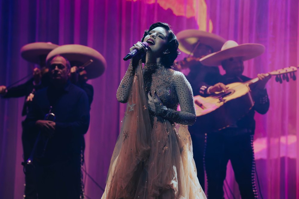 Ángela Aguilar en su gira Libre Corazón Tour