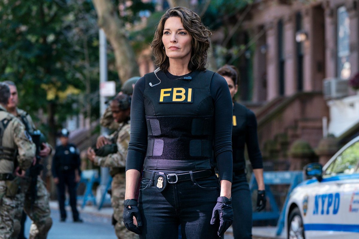 Alana De La Garza Says FBI s Scola and Ramos Get Caught in the Crosshairs of Prison Riot in Season 8 Return 002
