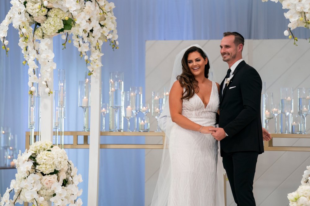 Alexa-and-Brennon-Lemieux-Divorce-What-to-Know-inline-LIB_S3_Unit_06839R