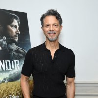 Benjamin Bratt Bio Pic