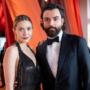 Elizabeth-Olsen-and-Robbie-Arnett-GettyImages-1473147178