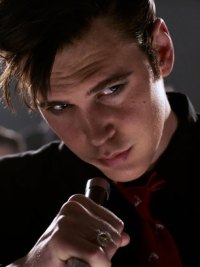 Austin Butler in Elvis