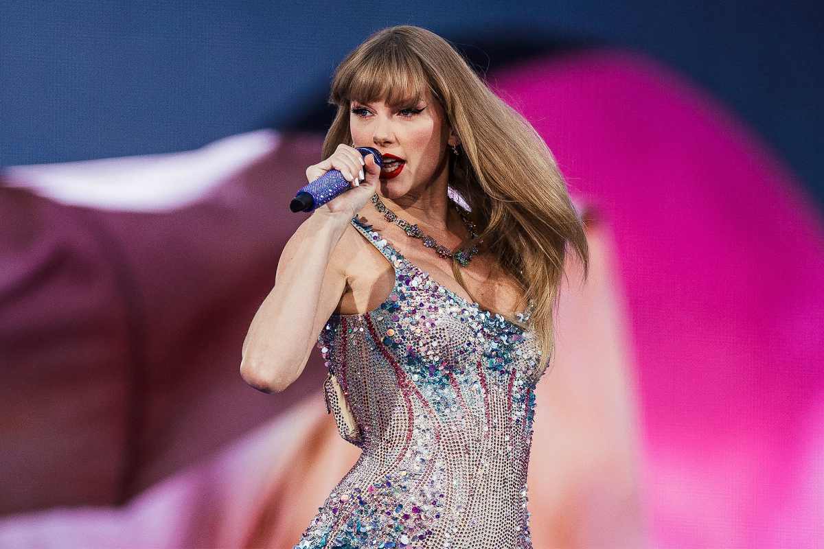 Feature Taylor Swift Background Singer Jeslyn Gorman Battled Breast Cancer During Eras Tour