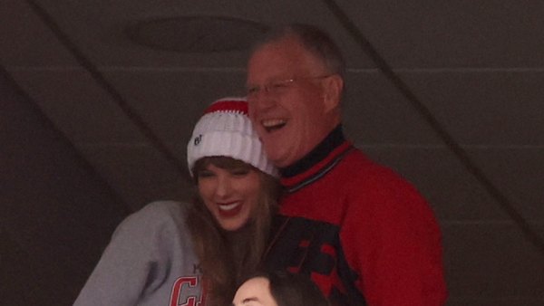 Taylor Swift Donates $1 Million to American Heart Association After Dad Scott's Quintuple Bypass Surgery