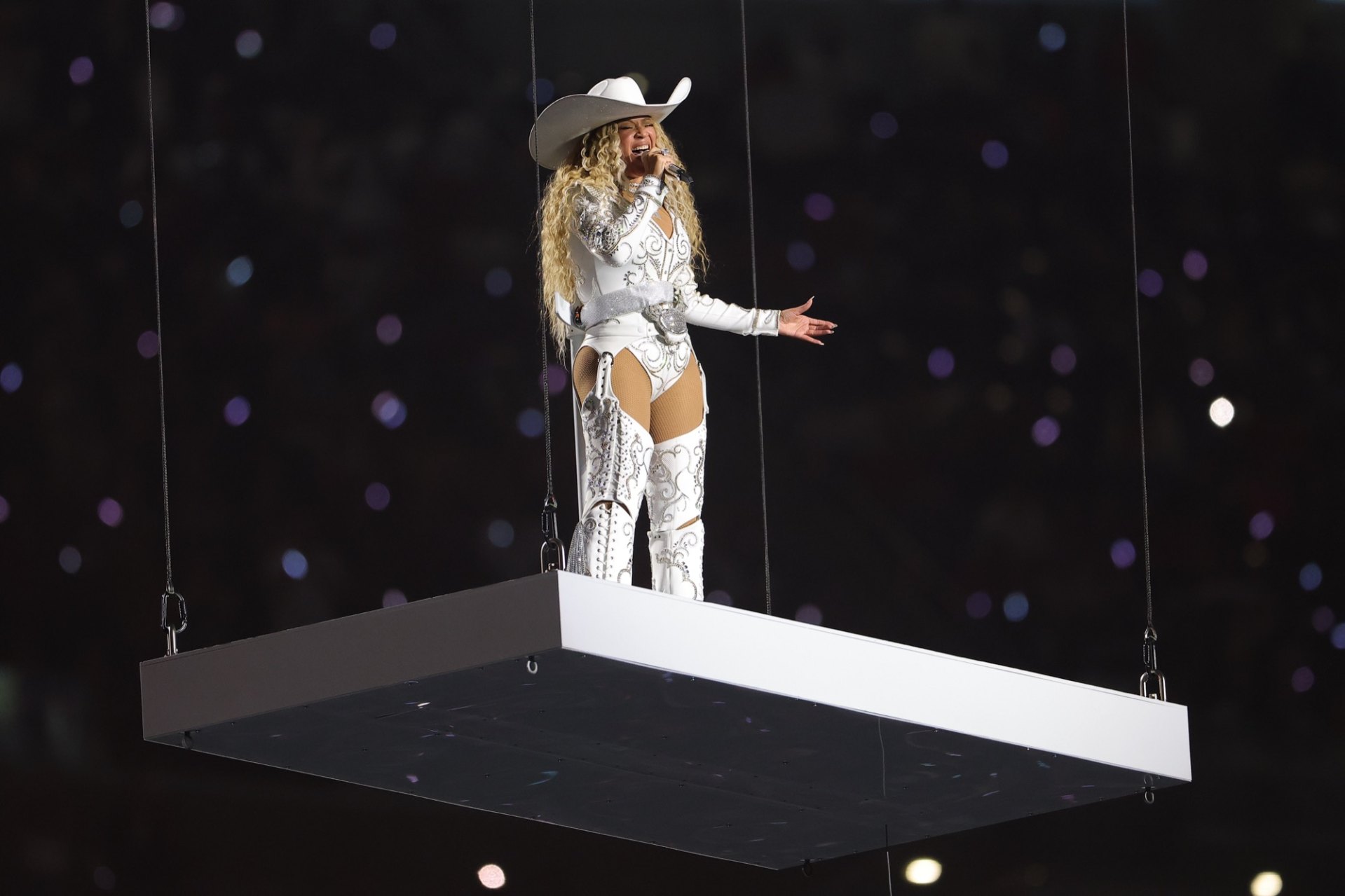 Beyonce Named a Billionaire by Forbes After Cowboy Carter Tour Success ...