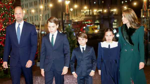 William, Kate and Their Kids Are a Picture-Perfect Family in Holiday Card