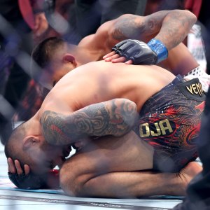 GettyImages-2250450860 Alexandre Pantoja ufc injury