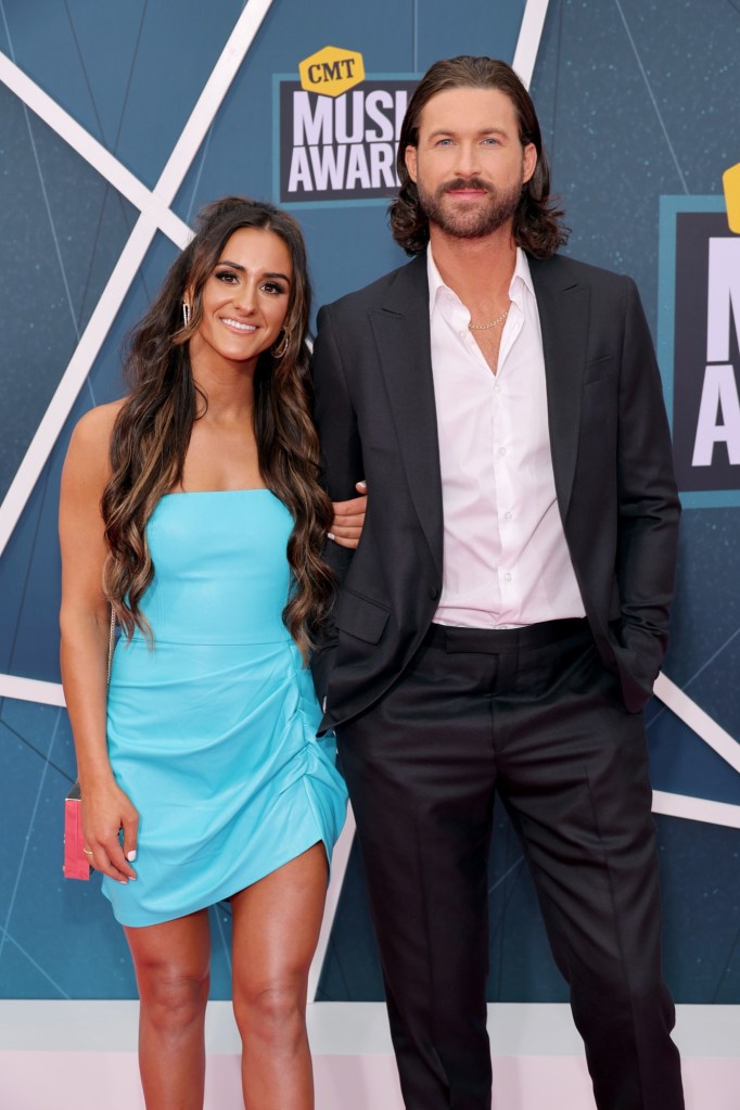 Is Country Singer Riley Green Single What We Know About His Love Life Rumored Romances Sophia Sansone