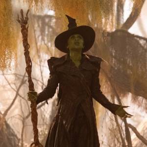 MCDWIFO_UV018 Wicked Costume Designer Defends Elphaba's Controversial 'Sex Cardigan'