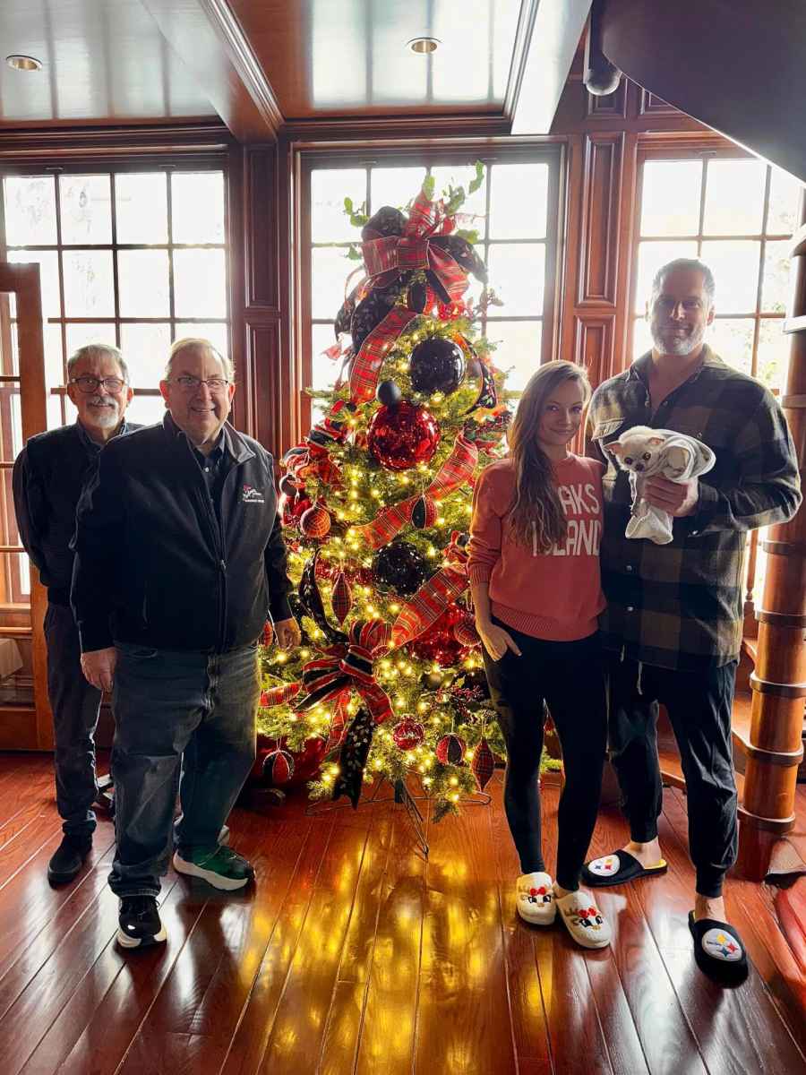 Stars Decorate for the 2025 Holidays Khloe Kardashian Selena Gomez and More Celebrities Festive Homes Joe Manginello