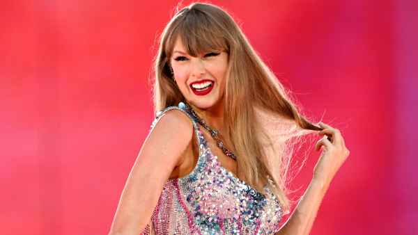 Taylor-Swift-Addresses-Dance-Skills-GettyImages-2166933334