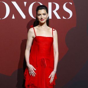 NEW YORK, NEW YORK - OCTOBER 28: Anne Hathaway attends the 2025 WWD Honors at Cipriani South Street on October 28, 2025 in New York City. (Photo by Taylor Hill/FilmMagic)