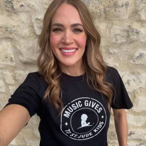 Every Celeb Hair Transformation of 2025: Carrie Underwood’s Unrecognizable Brunette Hair, More