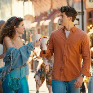Emily Bader and Tom Blyth in People We Meet on Vacation