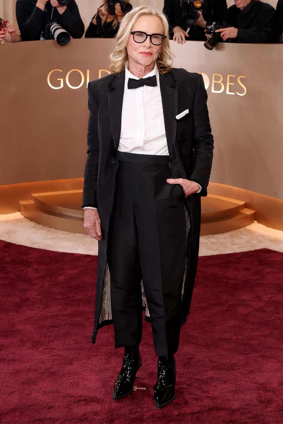 Amy Madigan Red Carpet Arrival Golden Globes 2026