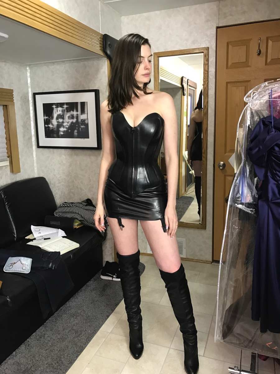 Anne-Hathaway-1768678455_3812273649382992614_1470296487