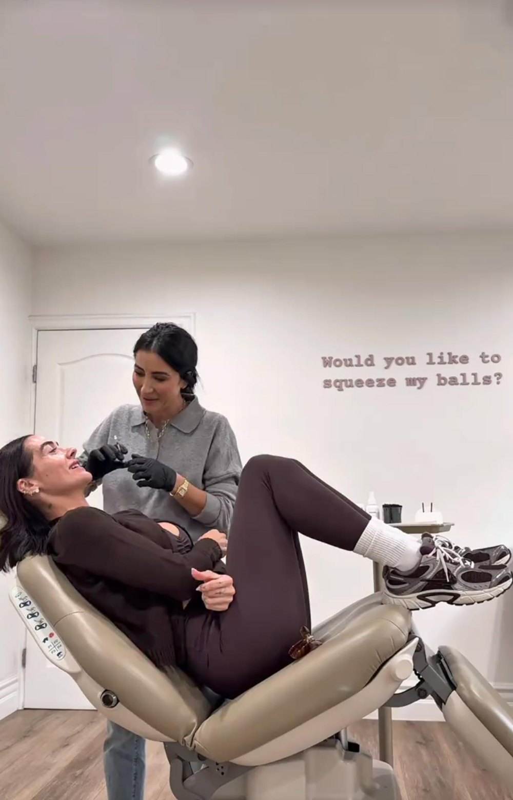 Avery Woods Gets Botox For 1st Time in a Year