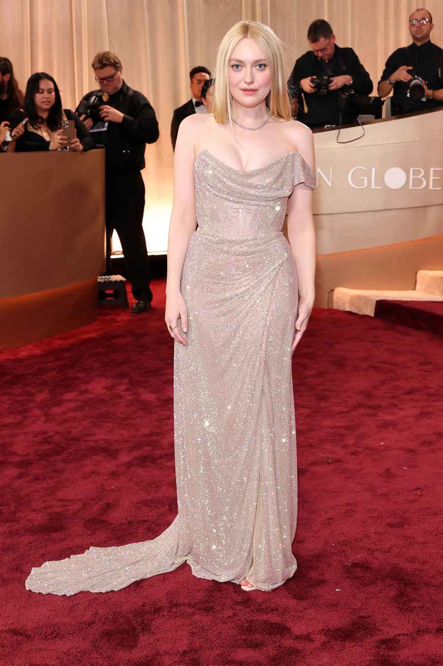 Dakota Fanning Red Carpet Arrival Golden Globes 2026