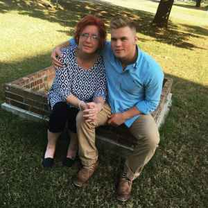 Feature Zach Bryan Sends Message to His Late Mom About His Wife Samantha