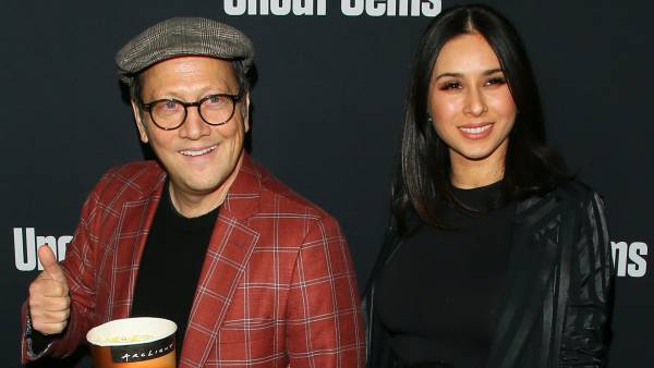 Rob Schneider y Patricia Azarcoya.