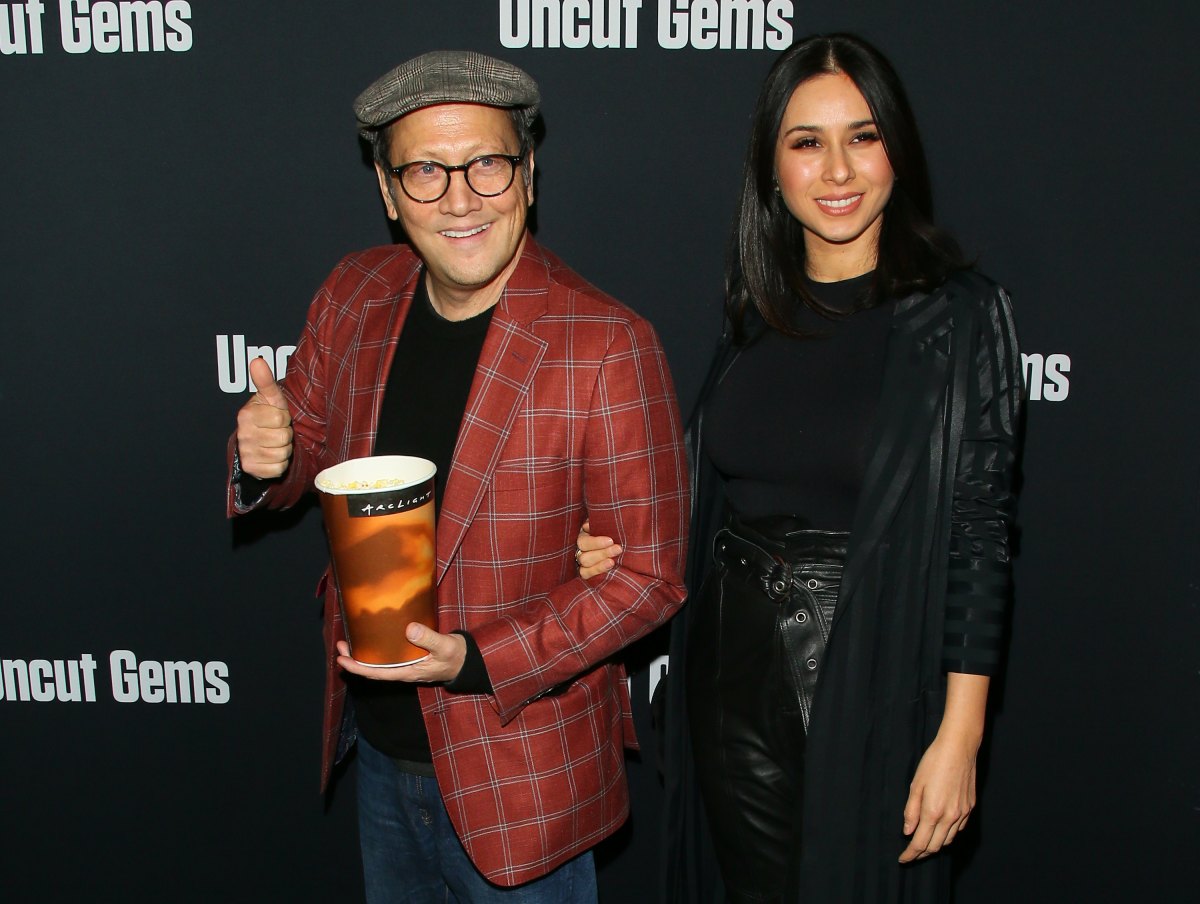 Rob Schneider y Patricia Azarcoya.