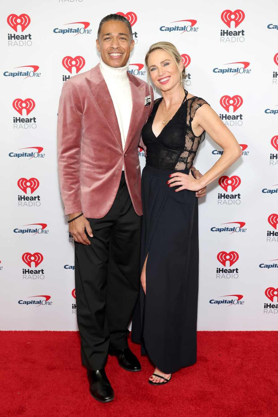Amy Robach and T.J. Holmes Marry in Private Arkansas Wedding