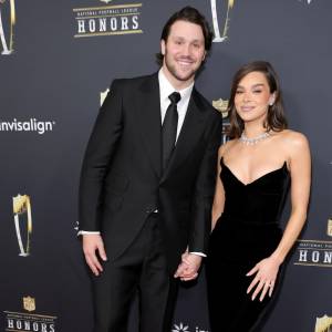 GettyImages-2198068508Why-Hailee-Steinfeld-Couldnt-Wait-to-Tell-Josh-Allen-About-Adam-Sandler.jpg