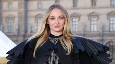 Sophie Turner Comments on Dating Life