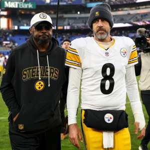 Aaron Rodgers Was Sobbing When Steelers Coach Mike Tomlin Stepped Down