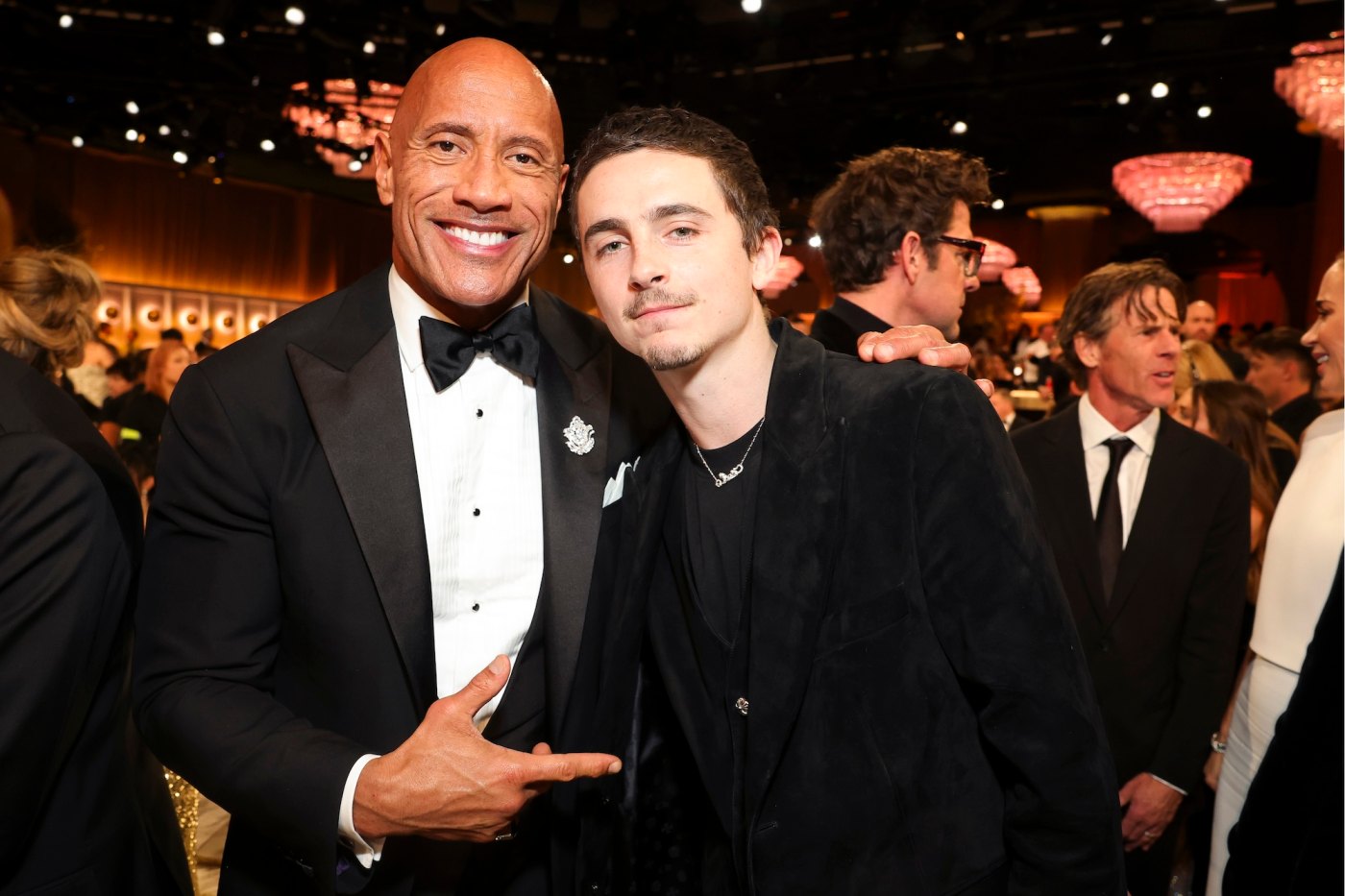 What You Didn't See on TV at Golden Globes 2026 PDA and More Us Weekly