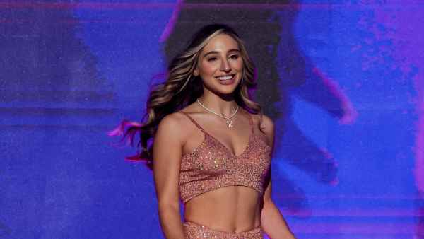 GettyImages2196075131 Why Abella Danger Apologized for Her Viral Appearance at Miami Game