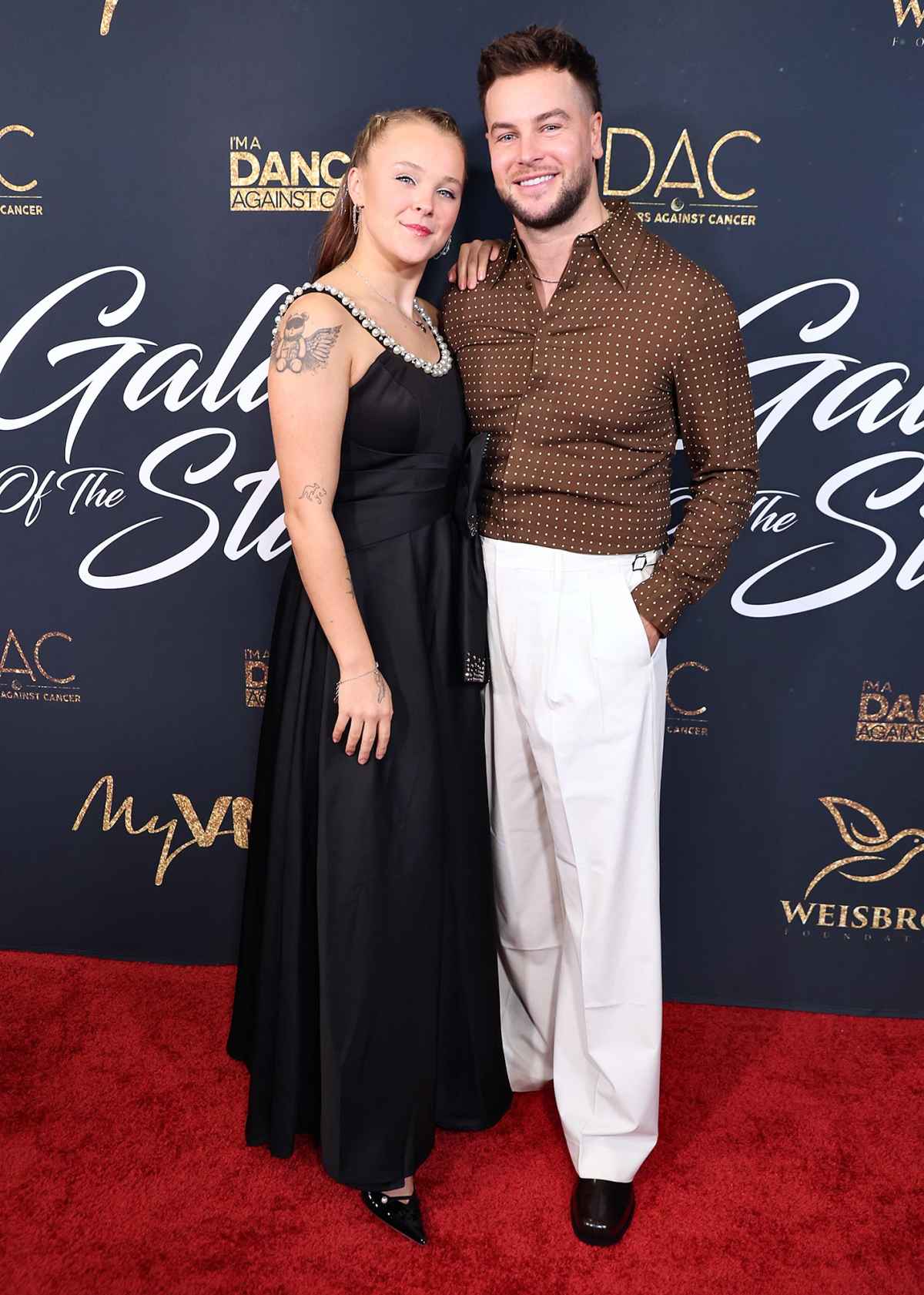 JoJo Siwa Shows Off Her New 2600 Cartier Ring From BF Chris Hughes