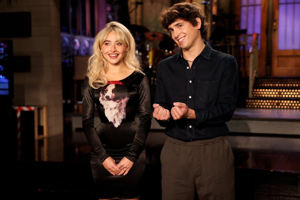 NUP_209018_00002-sabrina-carpenter-marcello-hernandez
