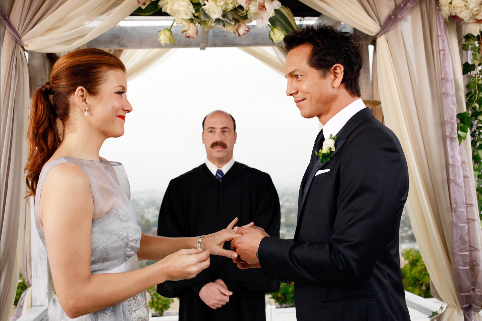 Kate Walsh Teases 'Hope' for Addison and Jake's Grey's Anatomy Marriage ...