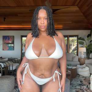 Lizzo Shares Tiny White Bikini Thirst Trap Amid Weight Loss in 1st Post of the New Year