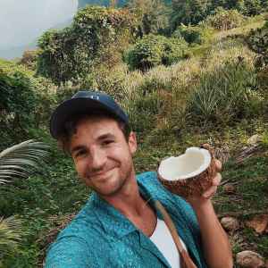 Travel Influencer Kevin Droniak Shares 'Receipts’ After Followers Suggest He’s Faking Trips