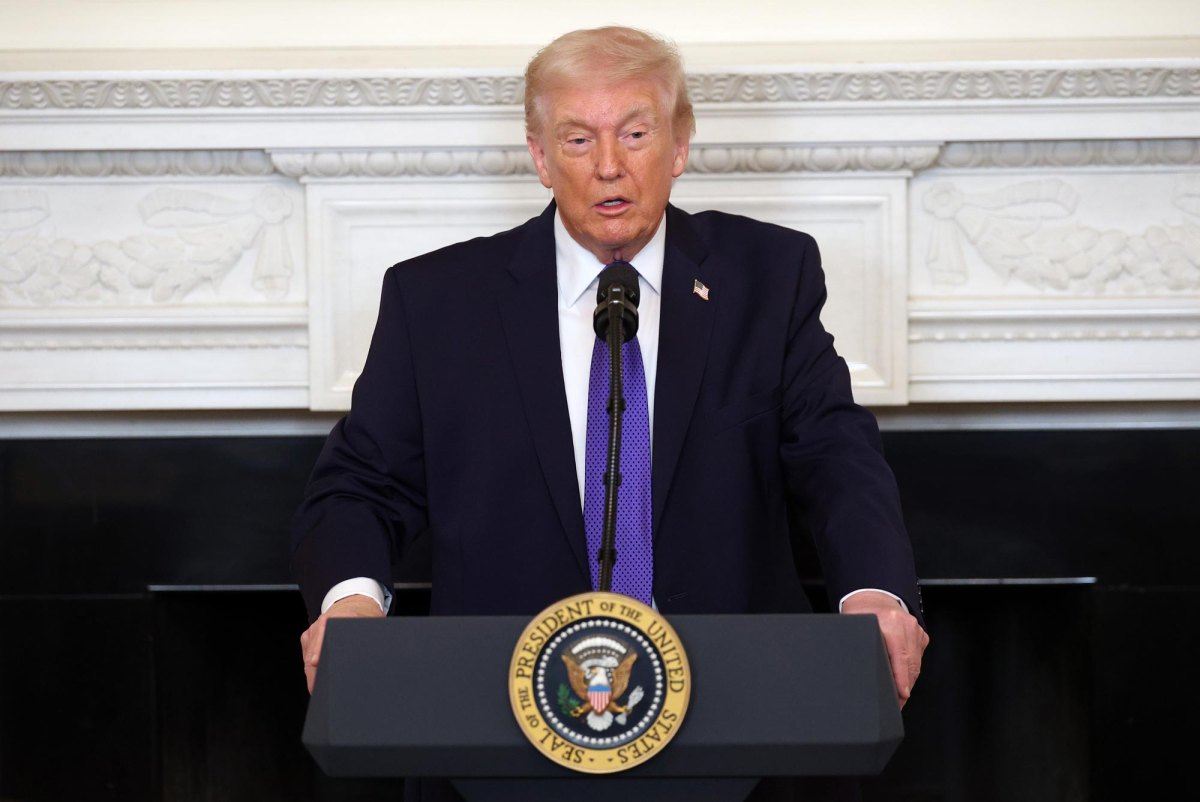President Trump Shades Team USA Womens Hockey Team in Call With Mens Team in Locker Room