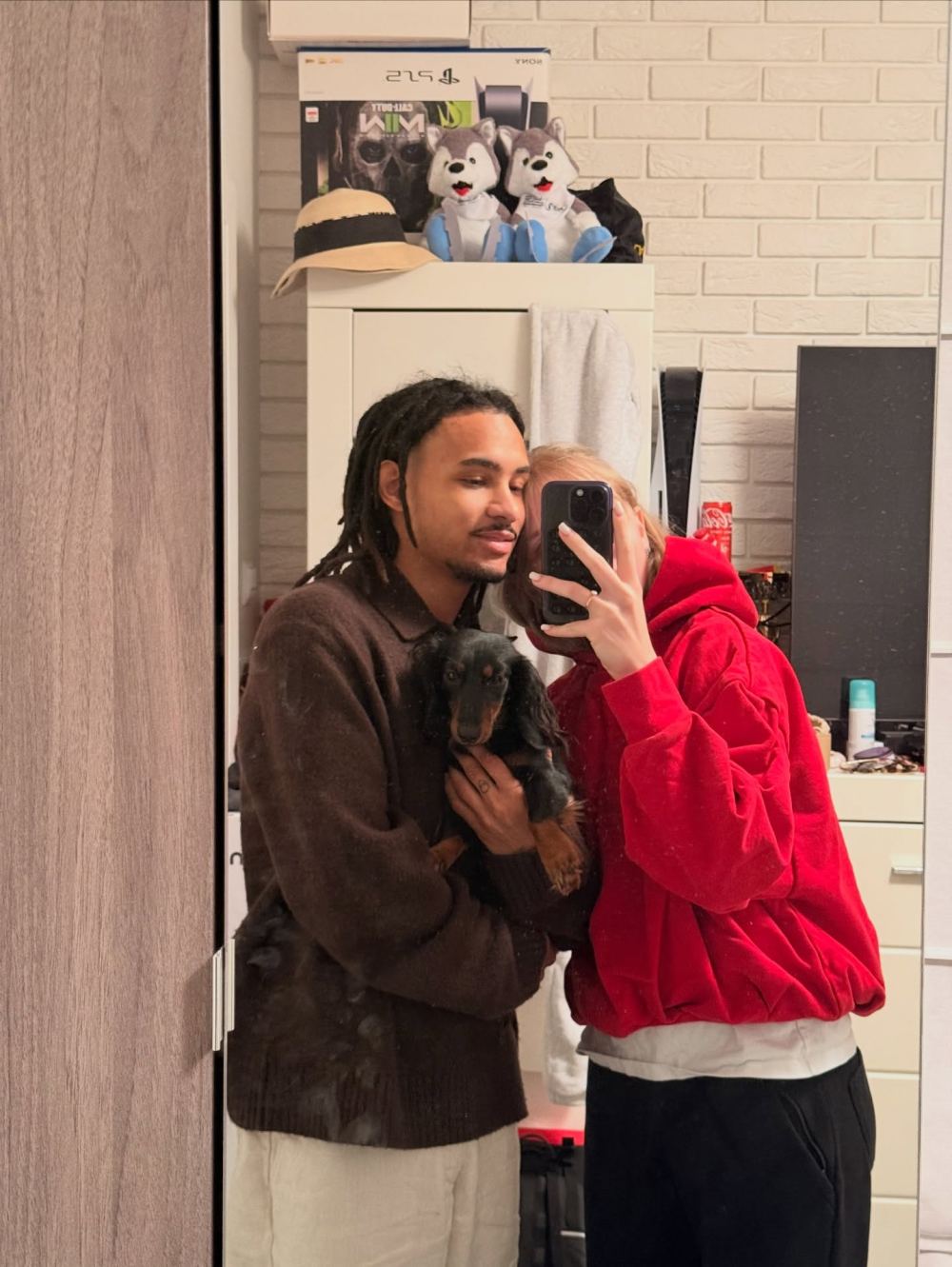 Olympian Kamila Sellier Hides Face in New Pics After Skating Accident