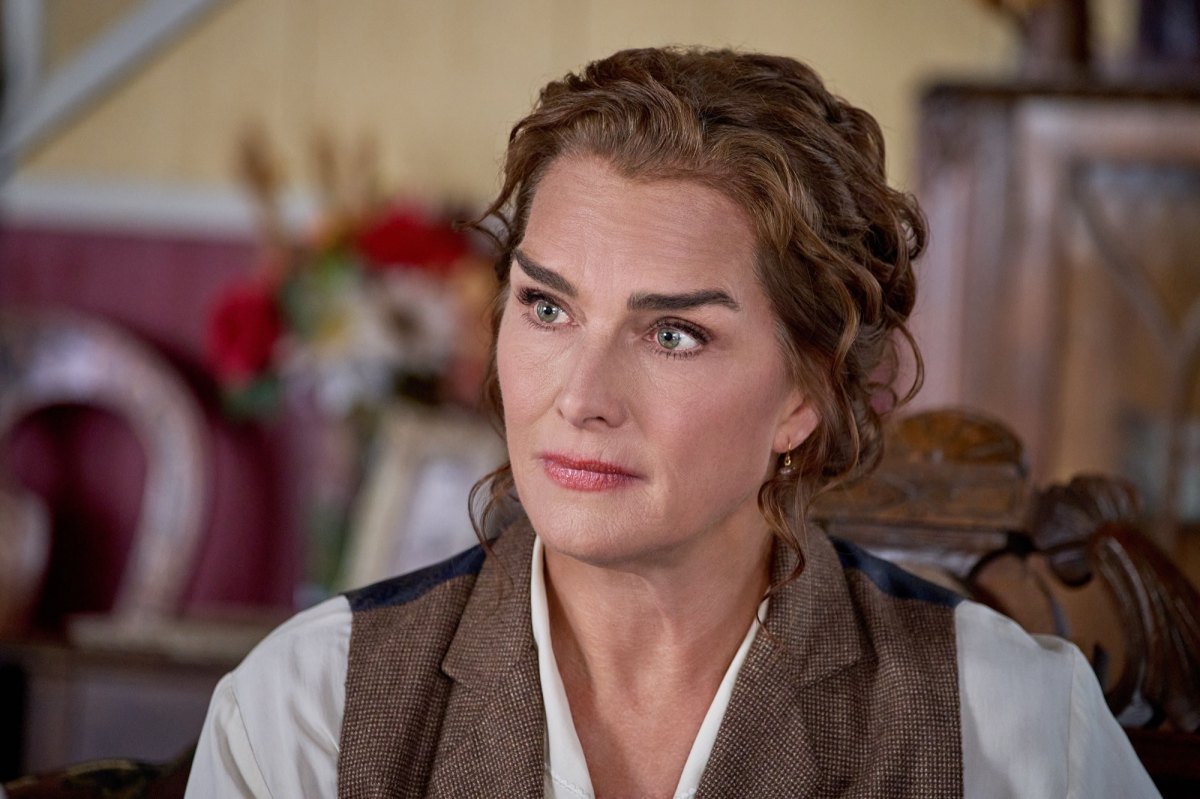 Brooke Shields Previews Charlottes Emotional 2 Episode Return to Hope Valley on When Calls the Heart