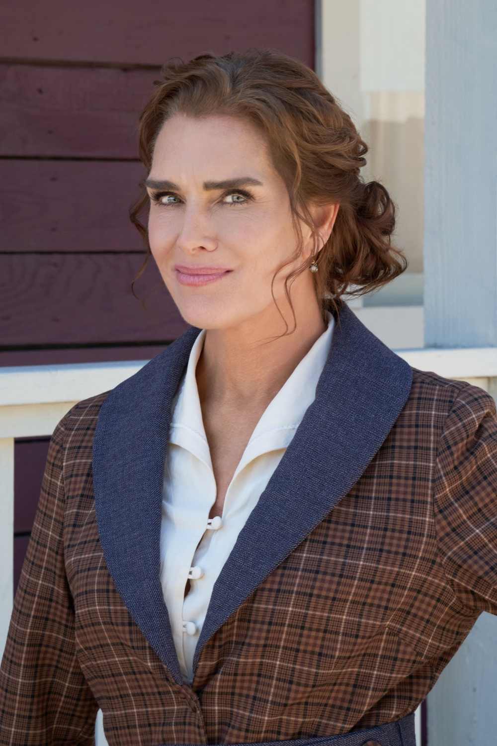 Brooke Shields Previews Charlottes Emotional 2 Episode Return to Hope Valley on When Calls the Heart Solo