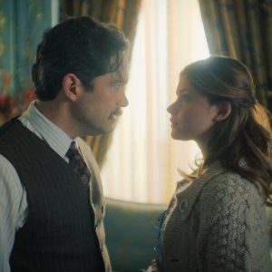 Poncho Herrera y Nicole Wallace