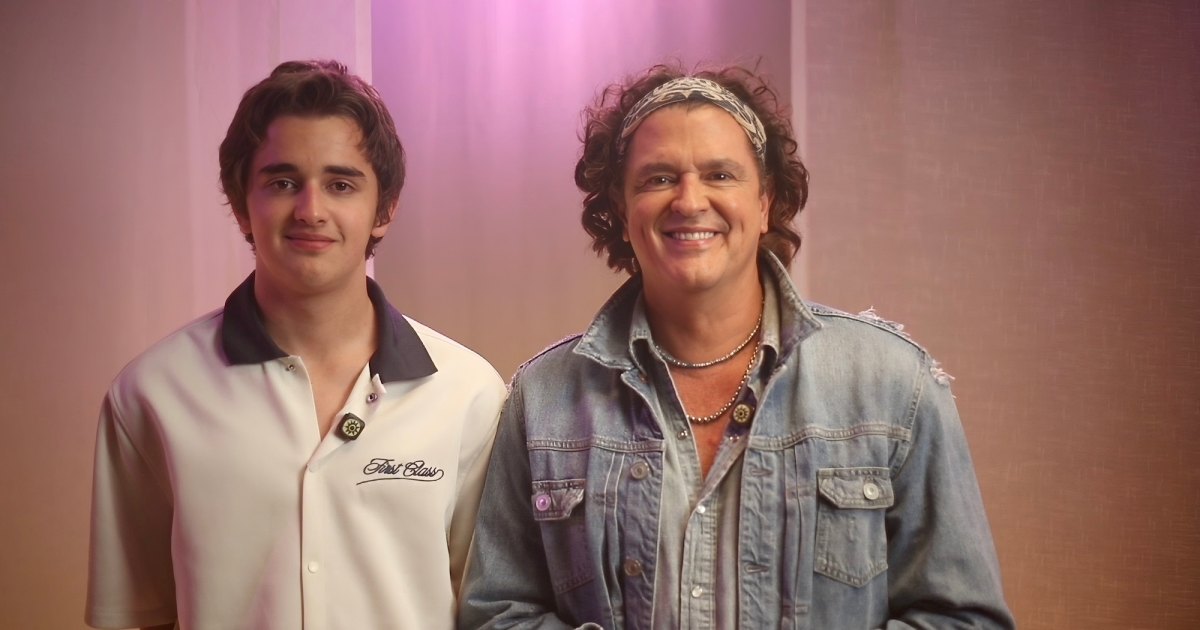 Carlos Vives lanza Te Dedico y explica por qué su hijo Pedro protagoniza el video | Us Weekly