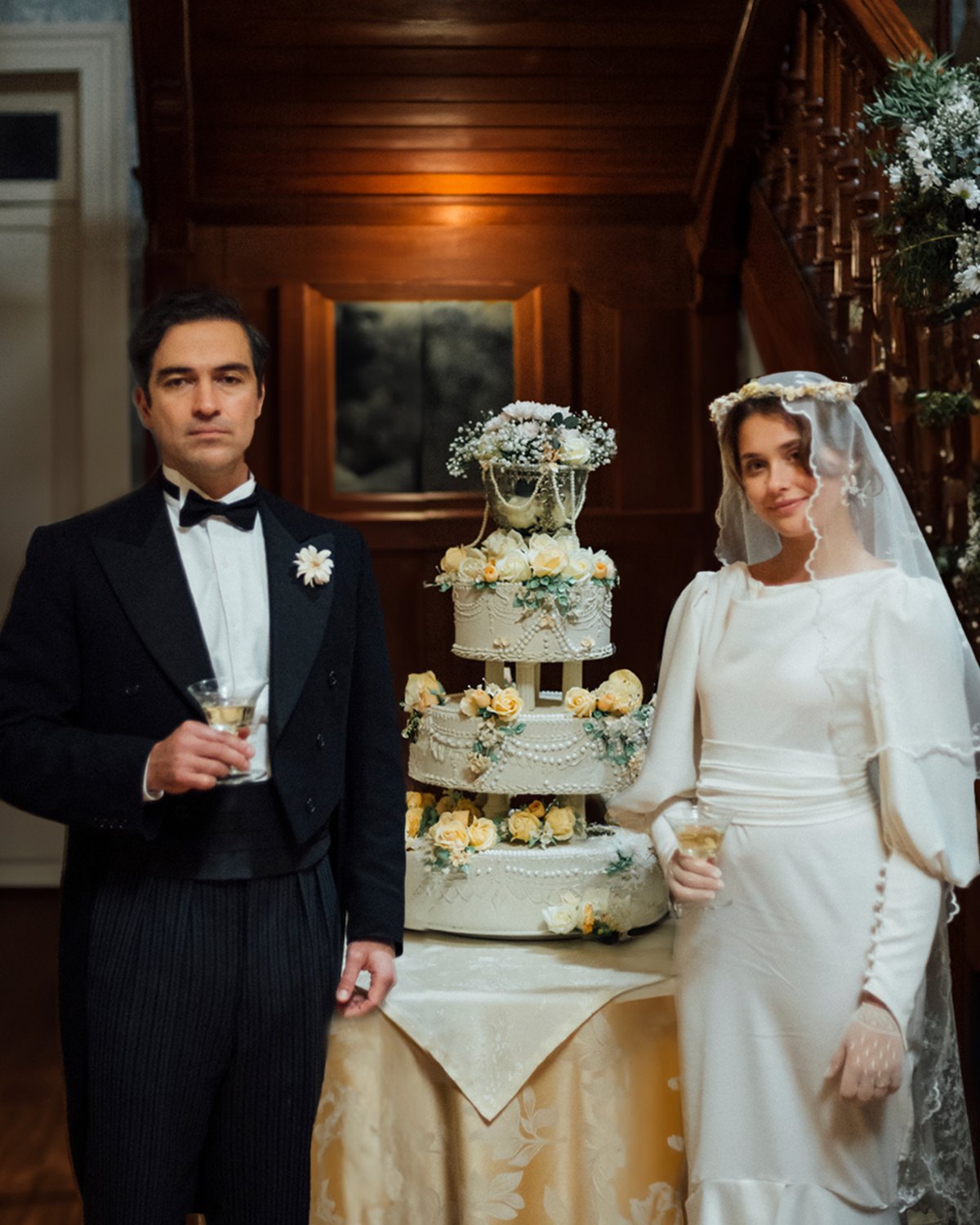 Alfonso Herrera y Nicole Wallace