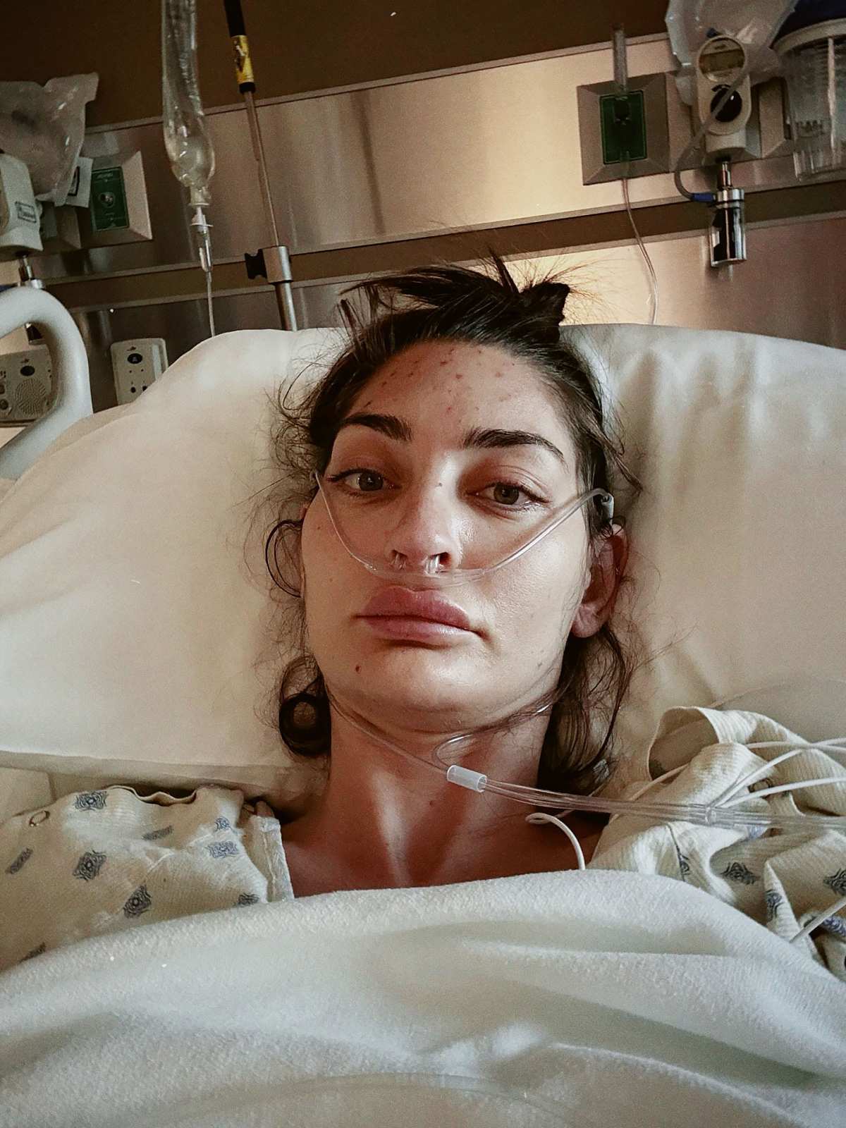 Feature Pregnant Influencer Shares Doctors Had to Stop Her Heart for 80 Minutes During Surgery