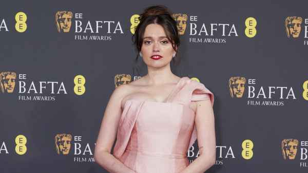 Florals and Pastels Awards Show Style Prediction GettyImages-2262975412